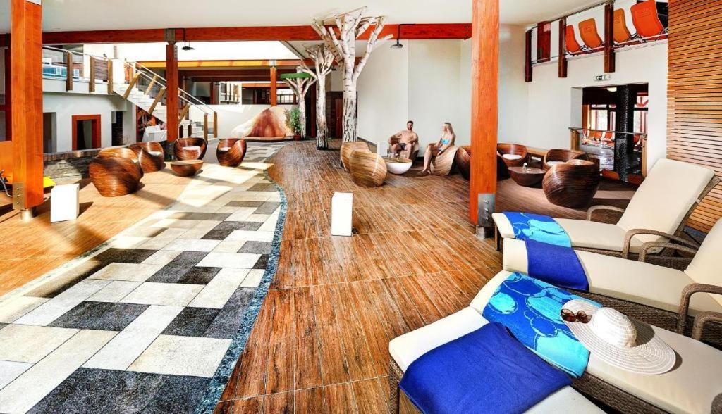 Apartman Liptov - Hotel Bešeňová エクステリア 写真