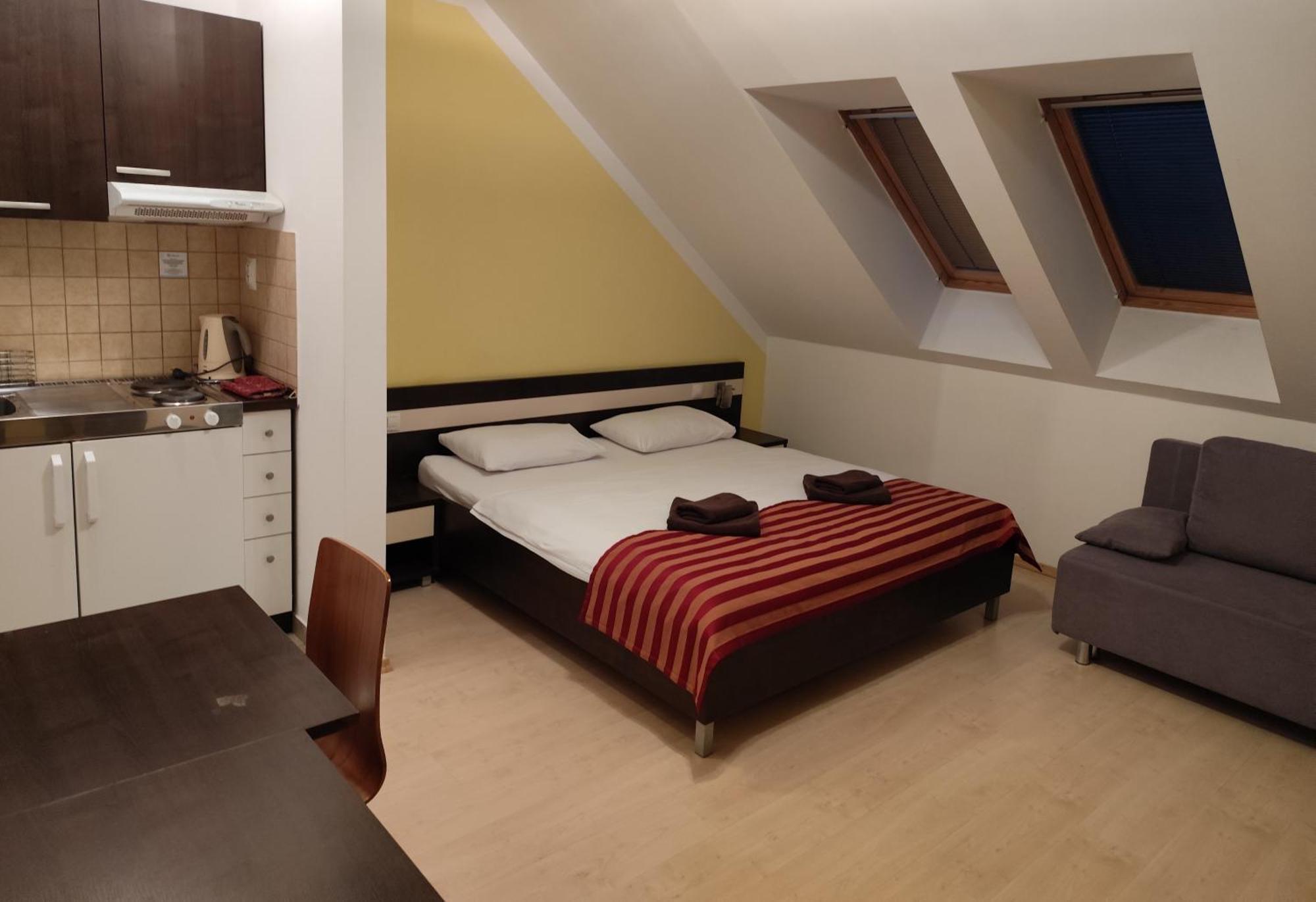 Apartman Liptov - Hotel Bešeňová エクステリア 写真