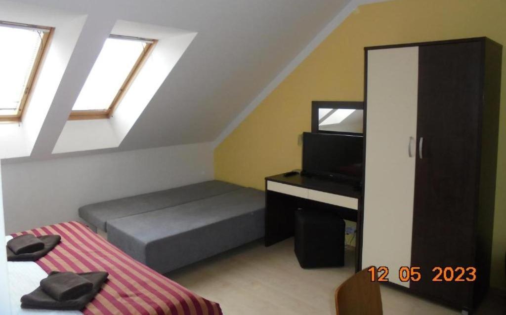 Apartman Liptov - Hotel Bešeňová エクステリア 写真